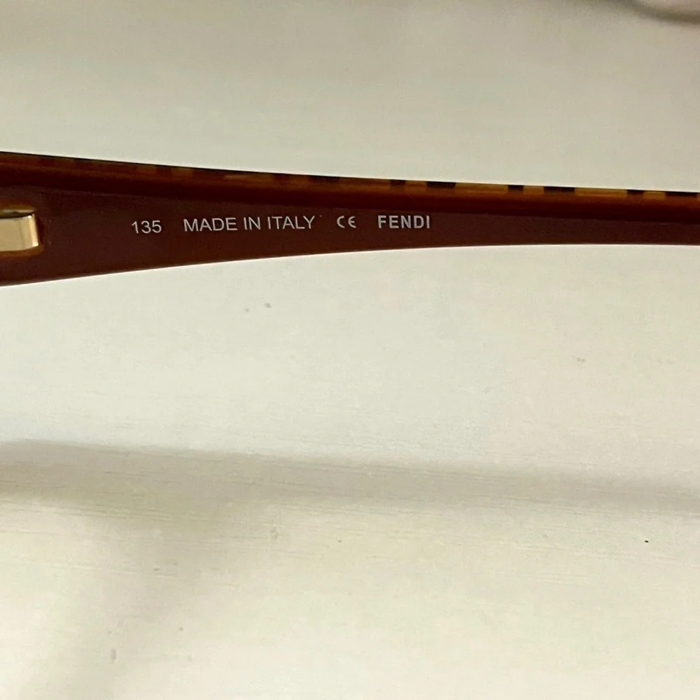 FENDI F935 51•16 621 135 Women’s Eyeglasses Brwn Gradient Oval frame FF on sides